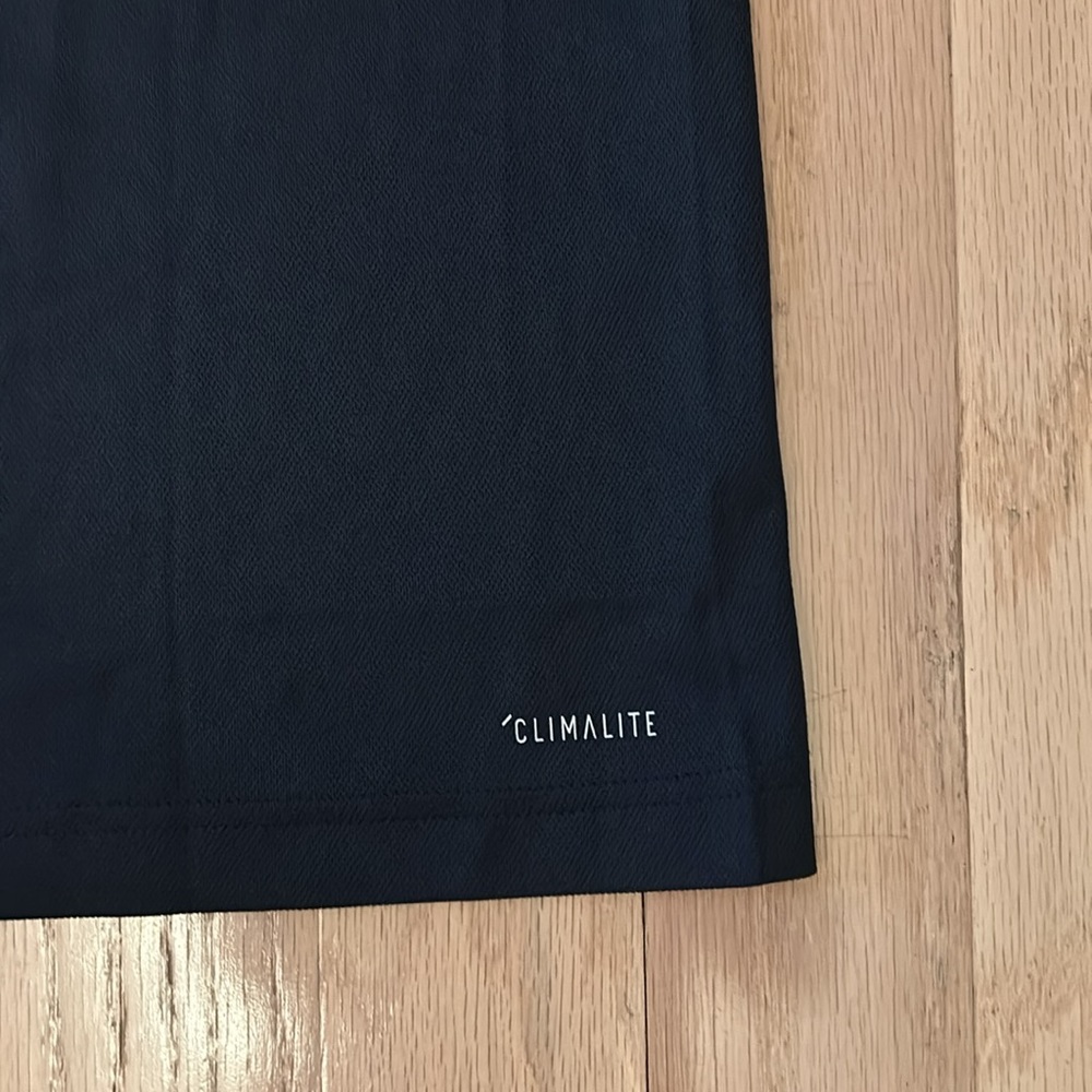 Adidas Teeshirt - Picture 6 of 7